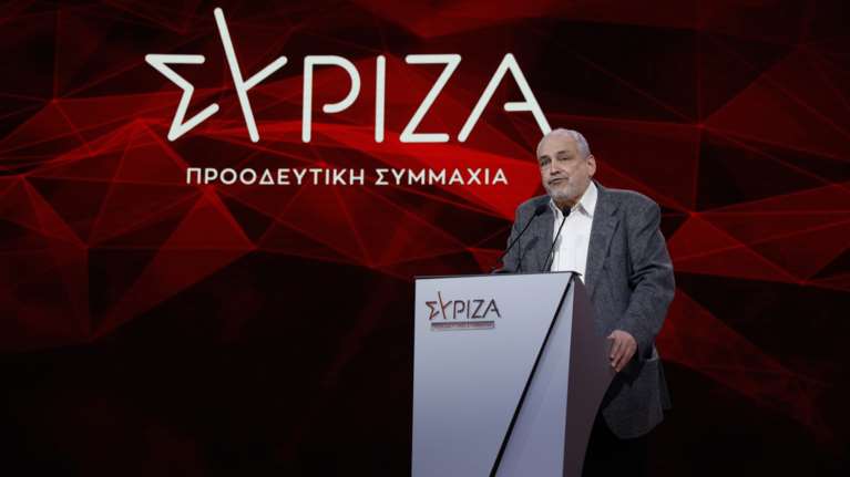 ΣΥΡΙΖΑ: "Μας κλαίνε οι μαύρες ρέγγες - Να παρακαλέσουμε γονατιστοί τον Τσίπρα να επιστρέψει" [βίντεο]