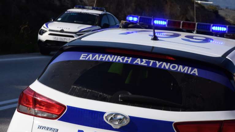 Αλεξανδρούπολη: Συνελήφθησαν τέσσερις διακινητές που μετέφεραν πέντε παράτυπους μετανάστες