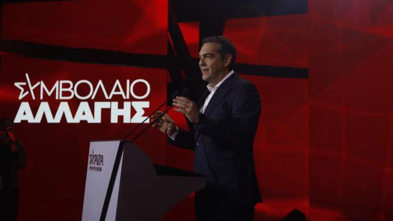 Τσίπρας: "Ο Μητσοτάκης φοβάται, όχι μόνο εμένα... Κάθε τηλεοπτική συνέντευξη που δεν του δίνουν τις ερωτήσεις"