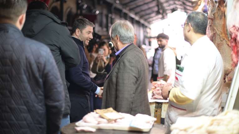 Ο Νίκος Ανδρουλάκης στη Βαρβάκειο: Φέτος οι πολίτες θα πληρώσουν το πιο ακριβό πασχαλινό τραπέζι