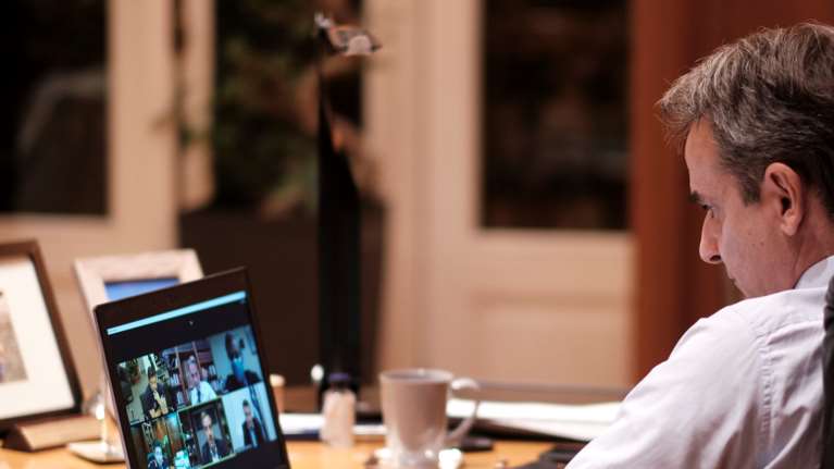 Κορονοϊός - Θεσσαλονίκη: Χωρίς νέα μέτρα η σύσκεψη Μητσοτάκη με Τζιτζικώστα -  Στα 33 έτη ο μ.ο. ηλικίας των κρουσμάτων