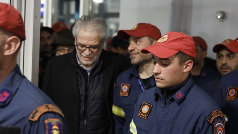 Σεισμός στην Τουρκία: Επέστρεψαν στην Ελλάδα οι ήρωες της ΕΜΑΚ - Το συγκινητικό &quot;ευχαριστώ&quot; των Τούρκων και η υπόσχεση