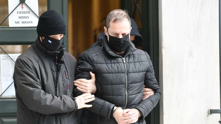 Υπόθεση Λιγνάδη: &quot;Με βίασε&quot; καταγγέλλει ο τρίτος μηνυτής - &quot;Δεν τον γνωρίζω&quot; υποστηρίζει ο σκηνοθέτης