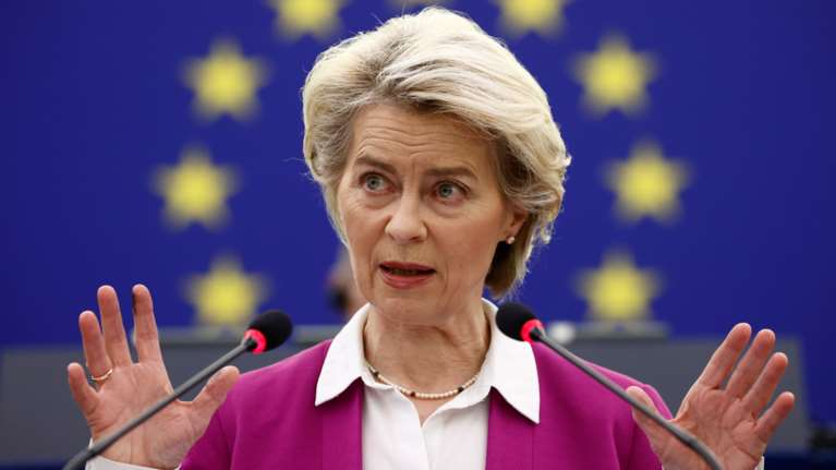 Φον ντερ Λάιεν: &quot;Έχουμε να κάνουμε με πανδημία των ανεμβολίαστων - Ας προχωρήσουν όλοι προς τον πλήρη εμβολιασμό&quot;