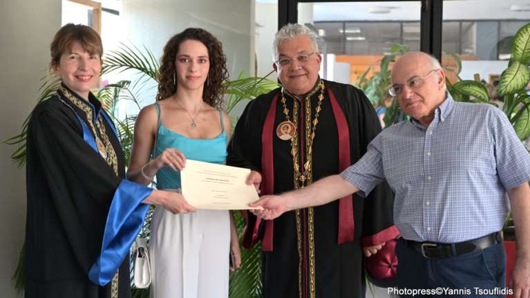 ΑΠΘ: Απόφοιτος πήρε το πτυχίο της από τη Σχολή Θετικών Επιστημών με 10 - Το πρώτο 10άρι στην Ιστορία