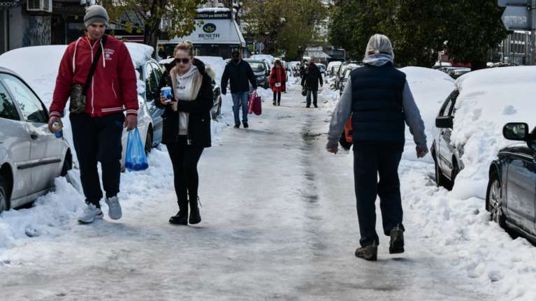 Κορονοϊός: Σταθερά πάνω από 100 οι θάνατοι - Μειώθηκαν στους 605 οι διασωληνωμένοι -  22.362 νέα κρούσματα