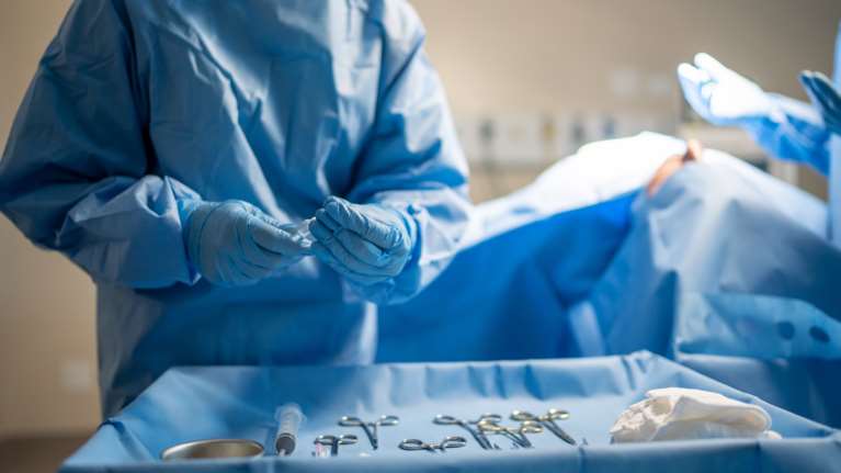 Πρεμιέρα για τα απογευματινά χειρουργεία σε Παπαγεωργίου και ΑΧΕΠΑ - Από 300 έως 2.000 ευρώ το κόστος