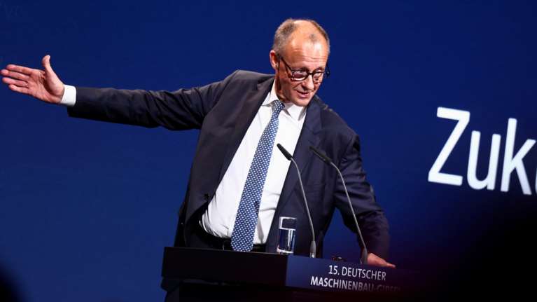 Μερτς: Συναίνεση για το αναπόφευκτο των αλλαγών - &quot;Αντιμετωπίζουμε μία από τις δυσκολότερες φάσεις της ιστορίας μας