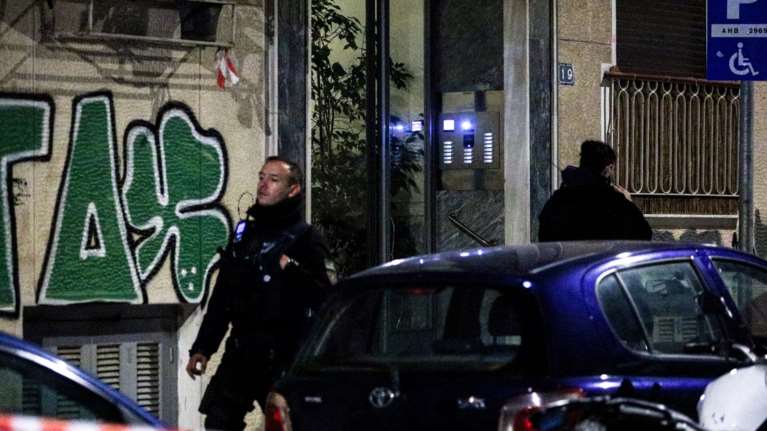 Τα... &quot;Εμπρηστικά Ξωτικά&quot; ανέλαβαν την ευθύνη για τον εμπρησμό βαν των ΕΛΤΑ στην Καλλιθέα