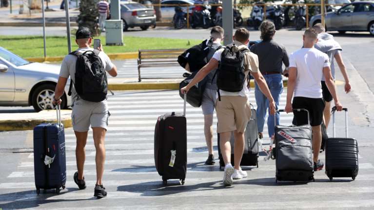 ΔΝΤ: Ο κορονοϊός &quot;σκότωσε&quot; τον ελληνικό τουρισμό - Ύφεση 9,2% το 2020