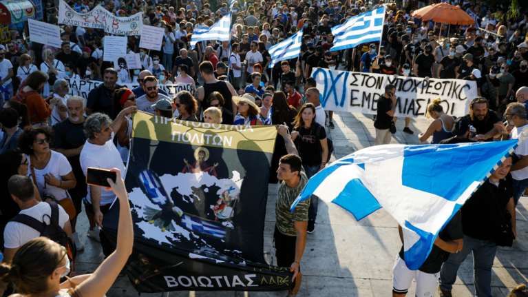 Στο στόχαστρο τα fake news του διαδικτύου: Ποιοι είναι οι &quot;Έλληνες Αυτόχθονες Ιθαγενείς&quot; που διεκδικούν εκατομμύρια αμφισβητώντας το Σύνταγμα