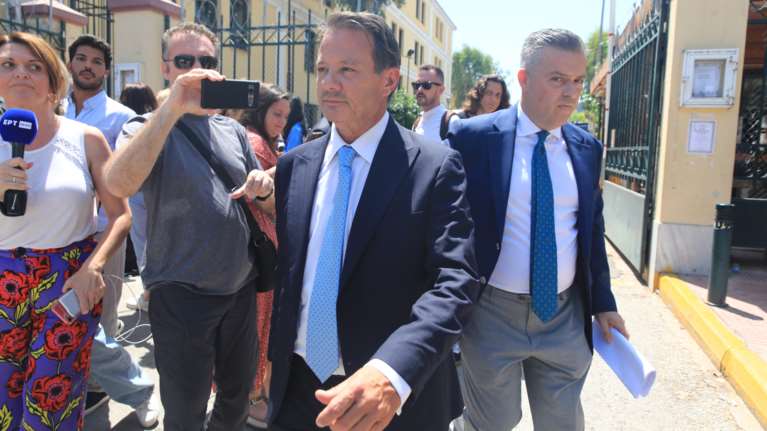 Απόστολος Λύτρας: "Ζήλεψα, αρνήθηκε να μου δείξει πού έστελνε μηνύματα" - Τι είπε στην απολογία του