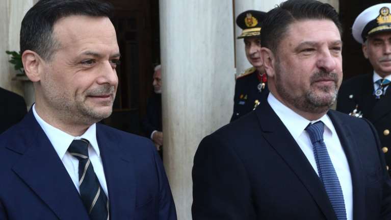 Λεφτά υπάρχουν: Γιατί θα κάνουμε δύο γιορτές Πρωτοχρονιάς στην Αθήνα;- Μία με Δούκα και μία με Χαρδαλιά