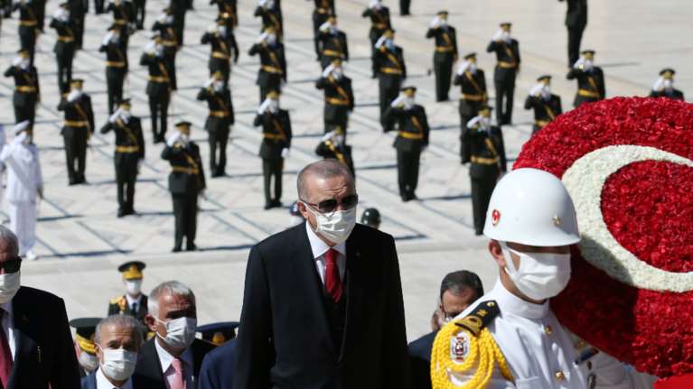 Ακραίες απειλές Ερντογάν: "Ο ελληνικός λαός θα πληρώσει εξαιτίας των ανίκανων ηγετών του" [βίντεο]