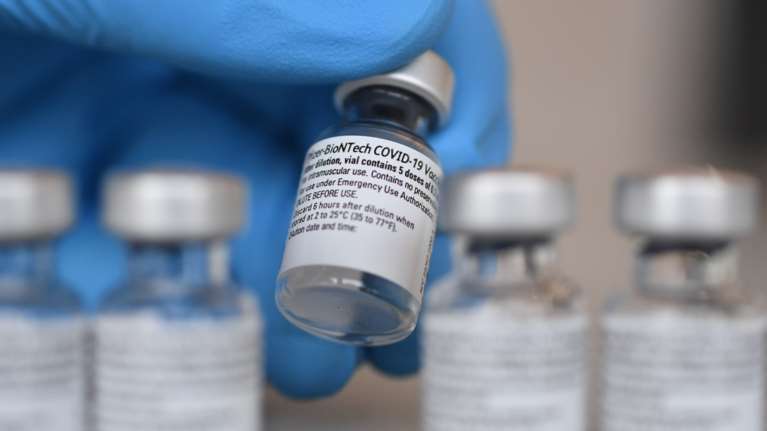 Κορονοϊός: Καλά νέα - Συμφωνία ΕΕ - Pfizer/BioNTech για επιπλέον 300 εκατ. δόσεις