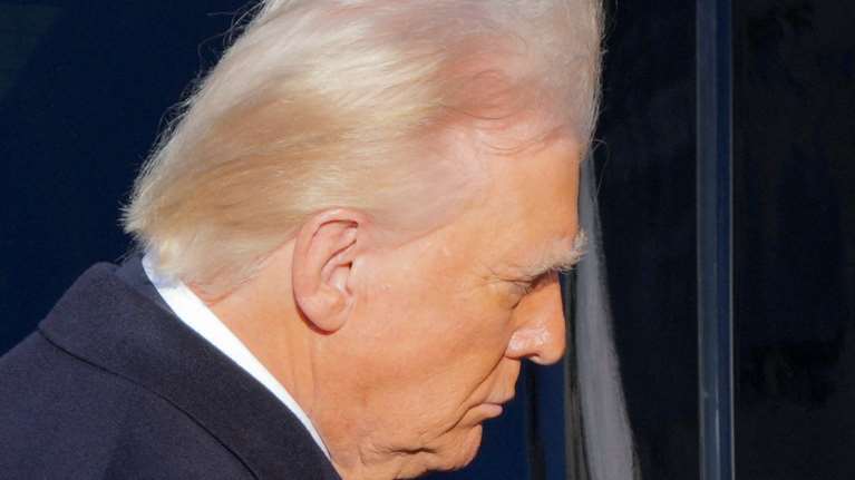 &quot;Ο Τραμπ θα υπογράψει διάταγμα που θα αναγνωρίζει την ύπαρξη μόνο δύο φύλων&quot;, λένε συνεργάτες του λίγο πριν την ορκωμοσία