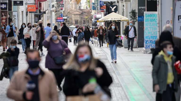 Νέα μέτρα: Αλλάζει το ωράριο των καταστημάτων - Σε κύματα η άφιξη των εργαζομένων σε δημόσιο &amp; ιδιωτικό τομέα