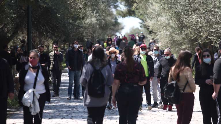 Κορονοϊός: 839 νέα κρούσματα στην Αττική και 186 στην Θεσσαλονίκη- Στο &quot;κόκκινο&quot; το Κέντρο της Αθήνας