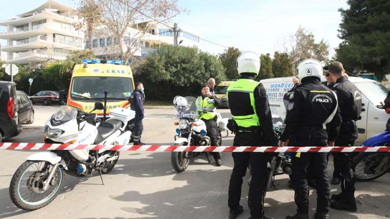 Γλυφάδα: Αγνωστο ακόμα γιατί ο &quot;Αρης&quot; ήθελε να σκοτώσει τις αδελφές Καρνέση- Αναζητείται μυστηριώδης γυναίκα φίλη του