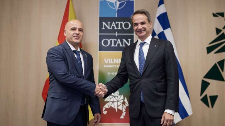 Κυριάκος Μητσοτάκης: Συνάντηση με τον πρωθυπουργό της Βόρειας Μακεδονίας στο Βίλνιους