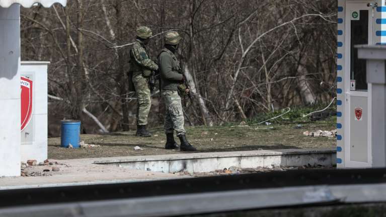 Ανησυχία για νέα "εισβολή" μεταναστών στον Έβρο: Ειδική εκπαίδευση με… ΕΚΑΜ στους συνοριοφύλακες