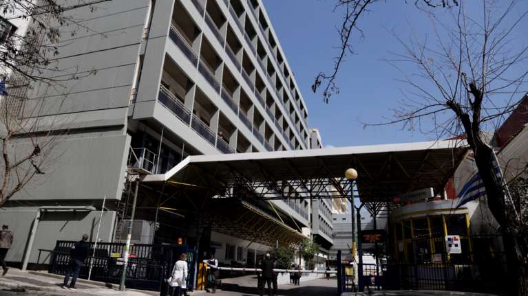 Νέα εστία κορονοϊού σε γηροκομείο στην Κυψέλη – Στον Ευαγγελισμό διακομίστηκαν 12 ηλικιωμένοι