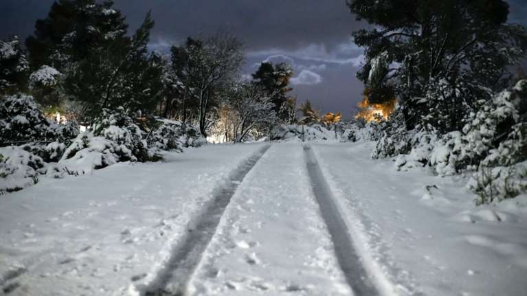 Κακοκαιρία Barbara: Κατολισθήσεις στο οδικό δίκτυο Δυτικής Ελλάδας και Πελοποννήσου - Εκλεισαν δρόμοι λόγω του παγετού