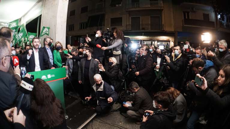 Η εκλογή Ανδρουλάκη αλλάζει το πολιτικό σκηνικό - Ανησυχία στην Κουμουνδούρου και σκεπτικισμός στο Μαξίμου