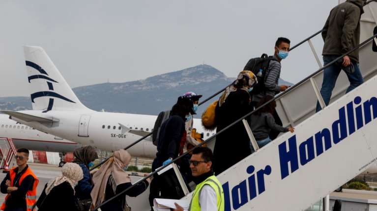 Έκτακτη προσγείωση αεροσκάφους στην Κω: Ο Βρετανός δεν φορούσε μάσκα γιατί ήθελε να... φάει σοκολατάκια