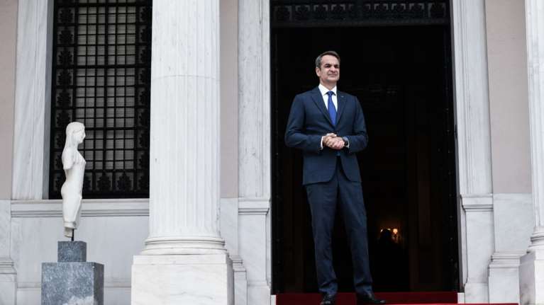 Ο Κυριάκος Μητσοτάκης προσπαθεί να &quot;γοητεύσει&quot; ξανά το 40% που τον ψήφισε το &#39;23 - Η μοναδική δεξαμενή ψήφων που διαθέτει