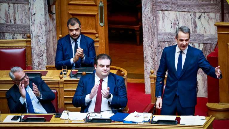 Τα μη κρατικά ΑΕΙ ψηφίστηκαν, αρχίζει η κούρσα των ευρωεκλογών: Θέλει πάνω από 30% ο Μητσοτάκης - &quot;Αγκάθι&quot; η Ασημακοπούλου