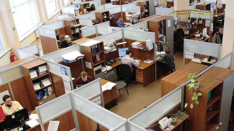 Κατώτατος μισθός: Αυτός είναι ο &quot;χάρτης&quot; των αμοιβών μετά την αύξηση - Πώς επηρεάζονται σημαντικά επιδόματα [Πίνακες]