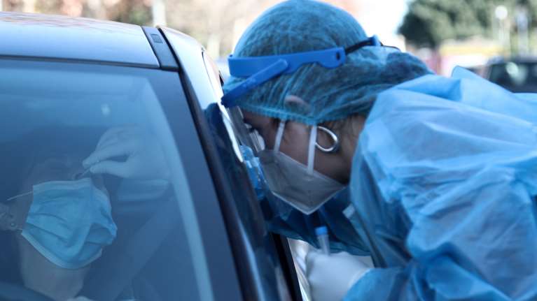 Κορονοϊός: Διπλάσια τα νέα κρούσματα σήμερα - Αυξήθηκαν στα 928 - 40 θάνατοι και 405 διασωληνωμένοι