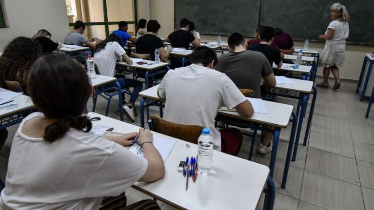 Πανελλαδικές 2021: Πόσοι θα μπουν στα πανεπιστήμια αν εξεταστούν στην επαναληπτική του Σεπτεμβρίου λόγω κορονοϊού