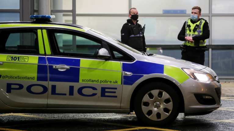 Φρίκη στη Βρετανία: Ακρωτηρίαζαν και ευνούχιζαν τα θύματά τους - &quot;Ανέβαζαν&quot; τα βίντεο με συνδρομή