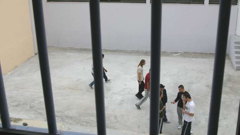 DW: Δεν υπάρχουν κρατικές δομές για κακοποιημένα παιδιά στην Ελλάδα