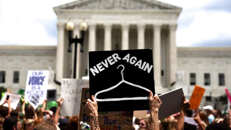 ΗΠΑ: Η πρώτη προσφυγή γυναικών κατά των νόμων για τις αμβλώσεις - Από 5 Τεξανές