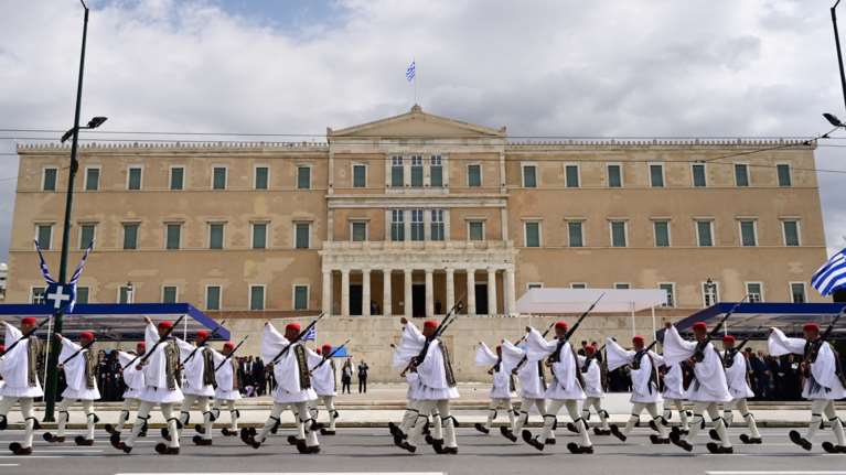 Αυξημένα μέτρα στους δρόμους για την 25η Μαρτίου: Έλεγχοι σε διόδια, αστυνόμευση στης Εθνικές οδούς