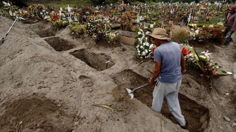 Κορονοϊός: Δραματική πρόβλεψη Μαγιορκίνη - 6.000 ασθενείς θα πεθάνουν το επόμενο 24ωρο στον κόσμο