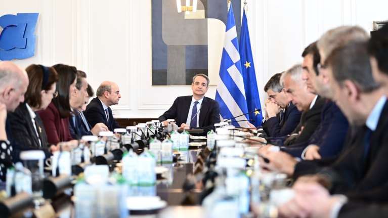 "Φρένο" στα σενάρια για παροχές: Τι ζήτησε ο Κυριάκος Μητσοτάκης από τους υπουργούς του όταν έφυγαν οι κάμερες