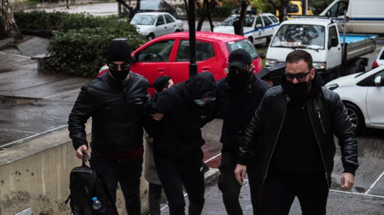 Ξυλοδαρμός σταθμάρχη στο Μετρό: Απολογούνται σήμερα οι δύο ανήλικοι - Αποκαλυπτικό το βίντεο της επίθεσης