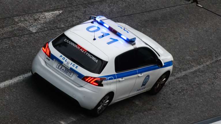 Ελασσόνα: Χειροπέδες σε 12χρονο για ασέλγεια σε 14χρονη – Συνελήφθησαν και οι γονείς του