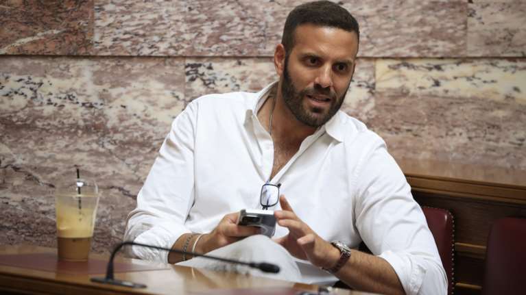 Νίκος Παππάς για την επίθεση στο Κολωνάκι: Λόγω θέσης και εμπειρίας δεν πλακώνομαι πλέον στα πεζοδρόμια