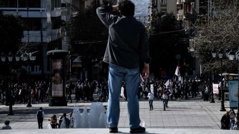 Η Οδύσσεια ενός Λαρισαίου φοιτητή για μεταγραφή από τη Ρόδο στο Βόλο:  Η απώλεια του πατέρα του και τα οικονομικά προβλήματα