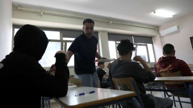 Πανελλήνιες 2025: Τα σημερινά θέματα και οι απαντήσεις στα Μαθηματικά για τα ΕΠΑΛ