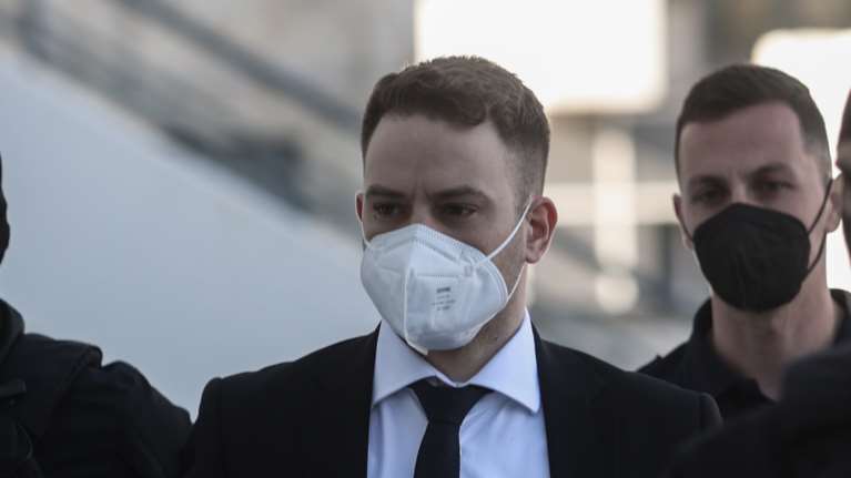 Σε λίγο η απόφαση για τον Μπάμπη Αναγνωστόπουλο: Καταπέλτης η εισαγγελέας - Η Καρολάιν πήγε σαν το σκυλί στα αμπέλι