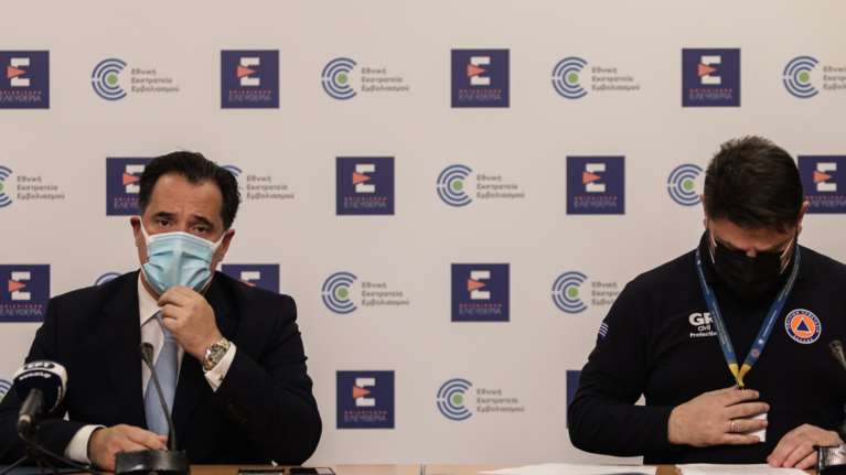 Κορονοϊός: &quot;Κόκκινη&quot; η Αττική με click away και click in a shop - Κλειστά Λύκεια και απαγόρευση κυκλοφορίας από τις 21:00