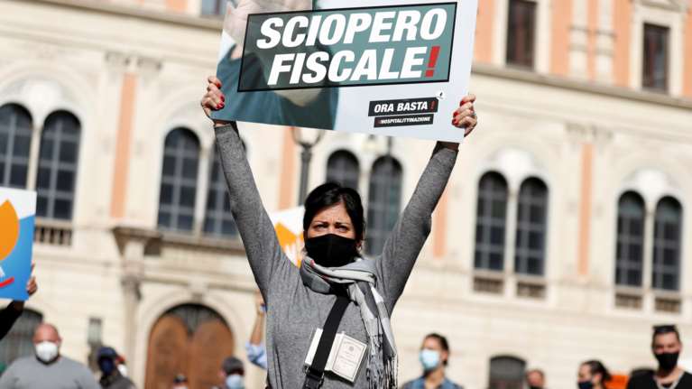 Κόντε: Θα υποφέρουμε τώρα, θα &quot;αναπνεύσουμε&quot; τον Δεκέμβριο- Λουκέτο από τις 6 το απόγευμα σε καφέ και εστιατόρια στην Ιταλία