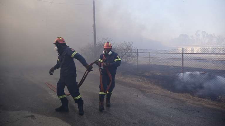 Συνελήφθη άνδρας για τη χθεσινή πυρκαγιά στα Μέγαρα