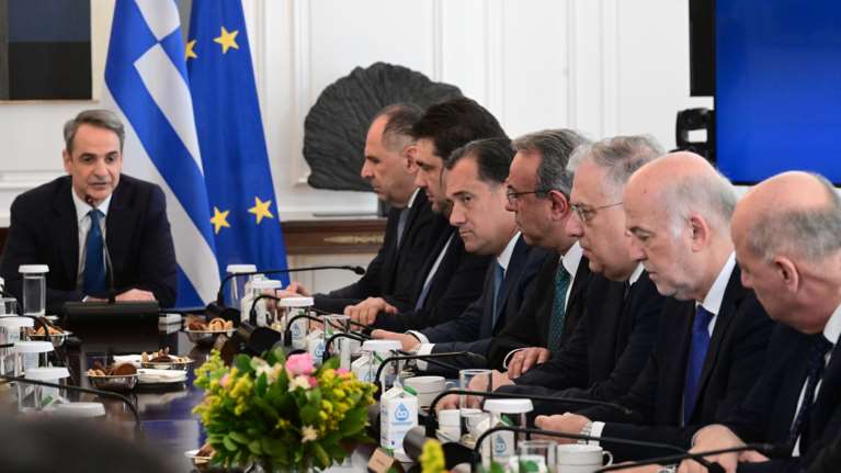 Τα Τέμπη επισπεύδουν τον ανασχηματισμό και ανατρέπουν τα σχέδια Μητσοτάκη - Ποιοι υπουργοί μετακινούνται